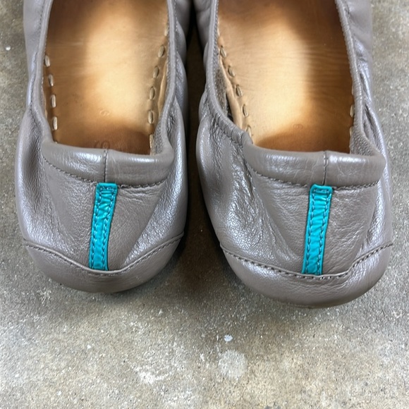 Tieks Tan Leather Ballet Flats 
Size: 9 - Picture 3 of 14